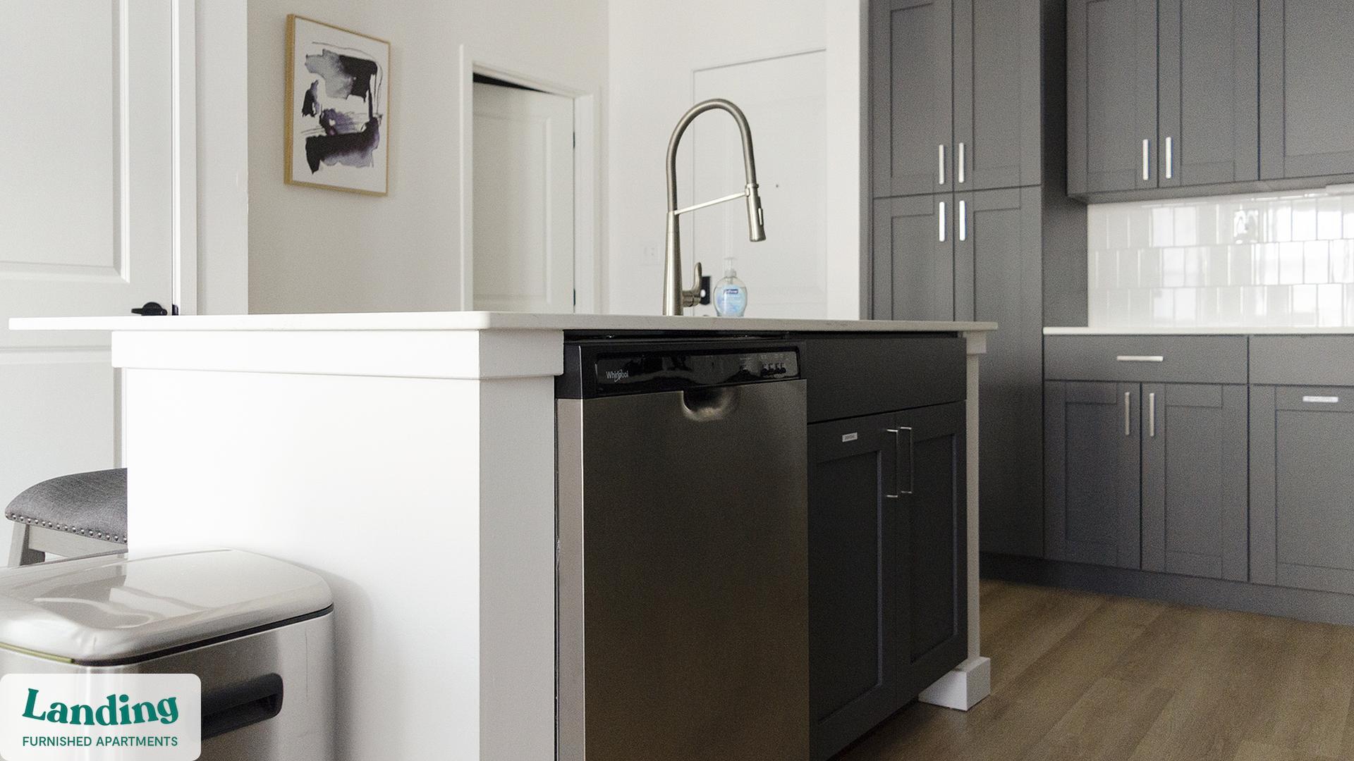 Building Photo - 650 N Main St