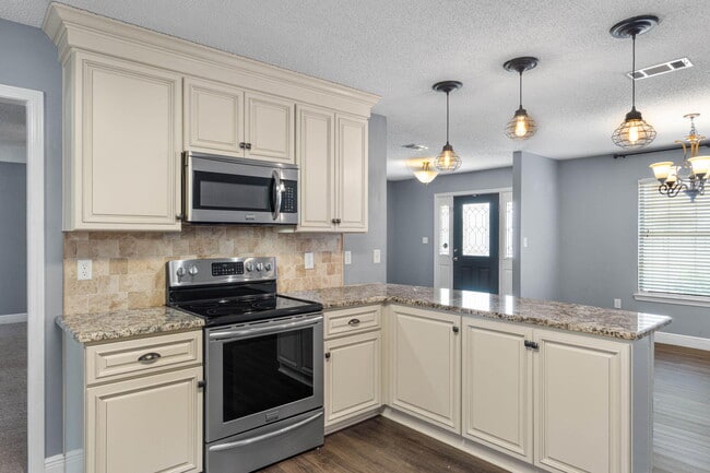 Building Photo - 3171 Airport Rd