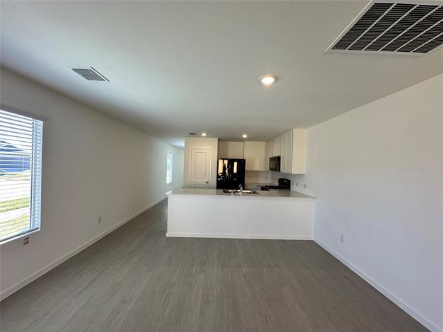 Building Photo - 1037 Raintree Rd