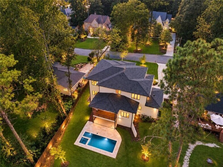 Building Photo - 3293 Lenox Pl NE