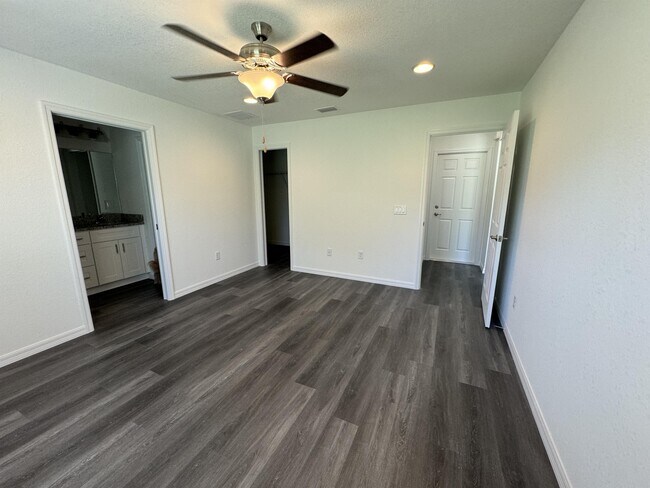 Building Photo - 9 Malauka Loop
