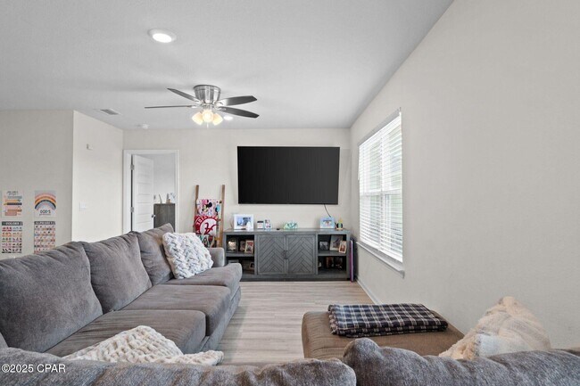 Building Photo - 4873 Shurer Ln