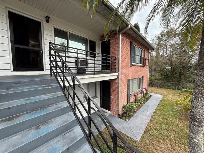 Building Photo - 1345 Drew St