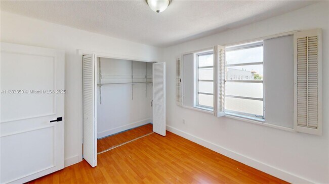 Building Photo - 677 SW 9th Ave