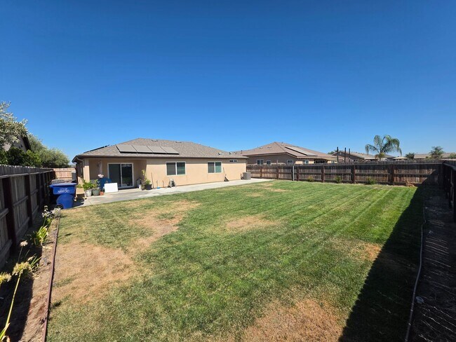 Building Photo - Pet Friendly home coming soon!