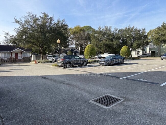 Building Photo - 2525 College St