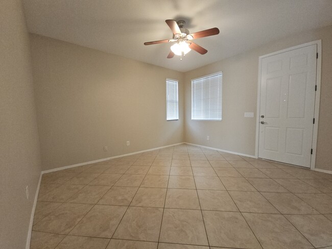 Building Photo - 3631 E Warbler Rd