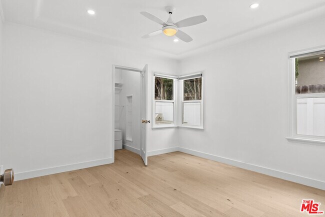 Building Photo - 3956 Alcove Ave