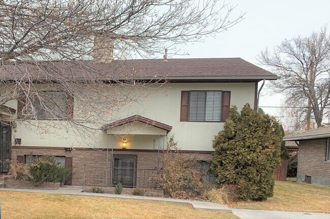 Primary Photo - 123 W Cedar St