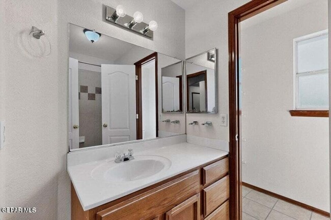 Building Photo - 856 Marimba Dr