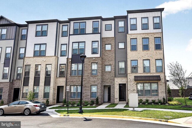 Building Photo - 20957 Bluebird Sq