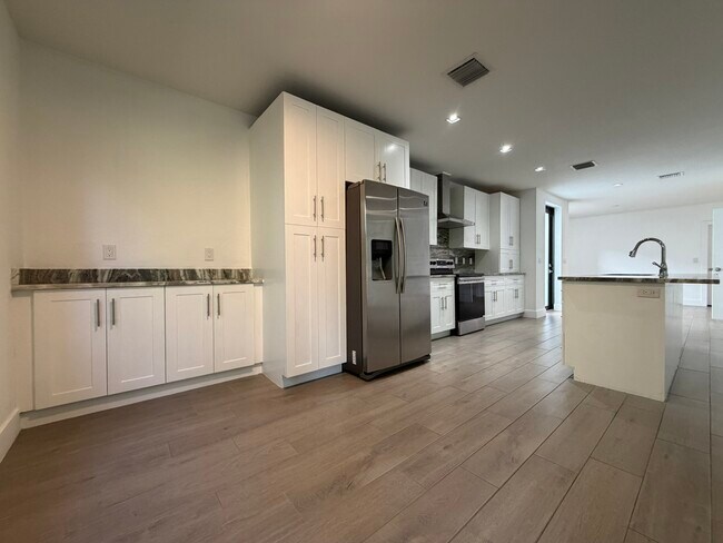 Building Photo - 329 Bella Sol Way