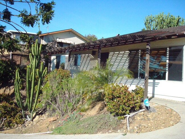 Building Photo - Great home with views of Sweetwater and Spring Valley mountains