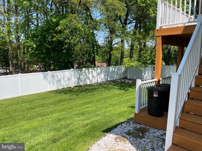 Building Photo - 18 Jameson Ln