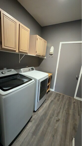 Building Photo - 5204 Alta Vista Ln