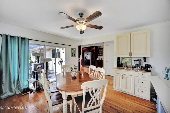 Building Photo - 855 Derry Dr