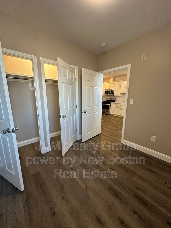 Building Photo - 191 N Common St