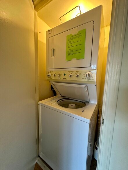 Building Photo - 85 Brainerd Rd