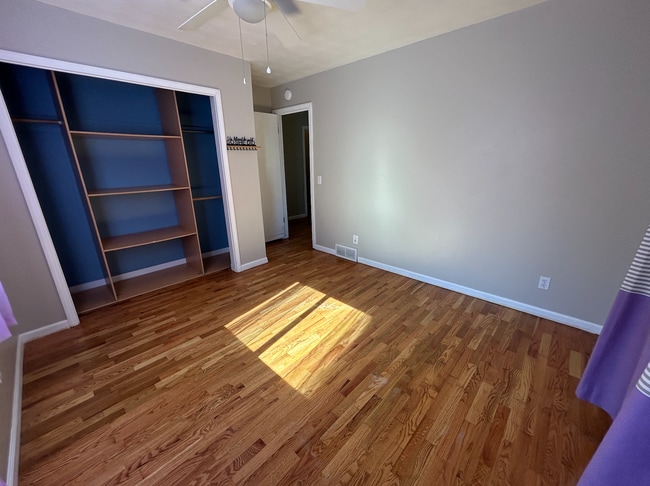 Building Photo - 3 Bed, 1.5 Bath with Spacious Backyard!