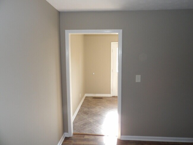 Building Photo - 75 Ashwood Ct