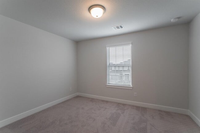 Building Photo - 155 Renodes Garden Ln