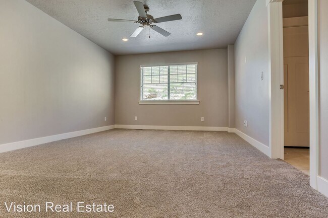 Building Photo - 1680 Aspen Summit Dr