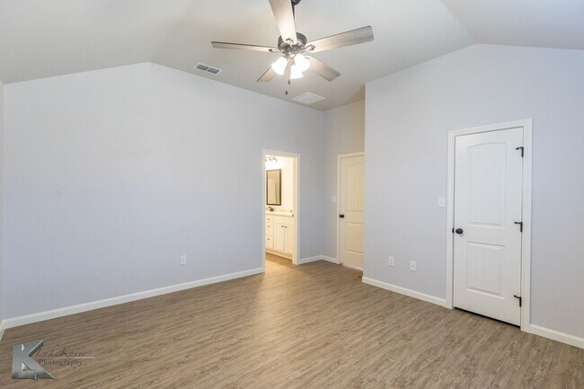 Building Photo - NEW CONSTRUCTION! 3 bed, 2 bath, 2 car garage; ALL KITCHEN APPLIANCES!