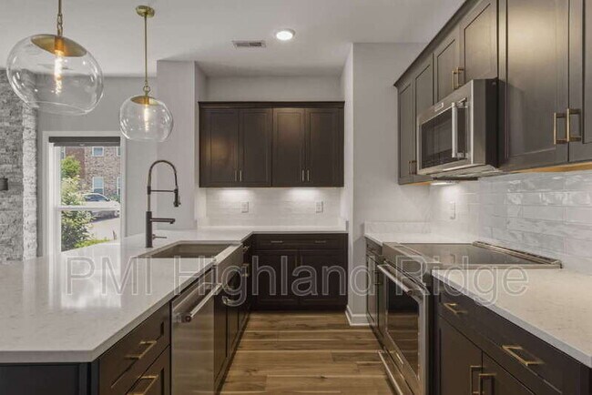Building Photo - 6084 Ivory Ln