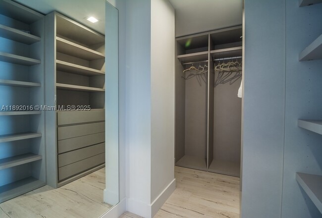 Building Photo - 3500 Island DPH01 Is