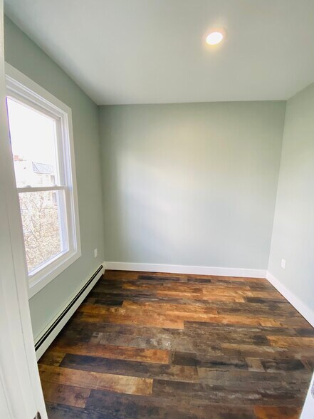 Building Photo - 534 S 20th St