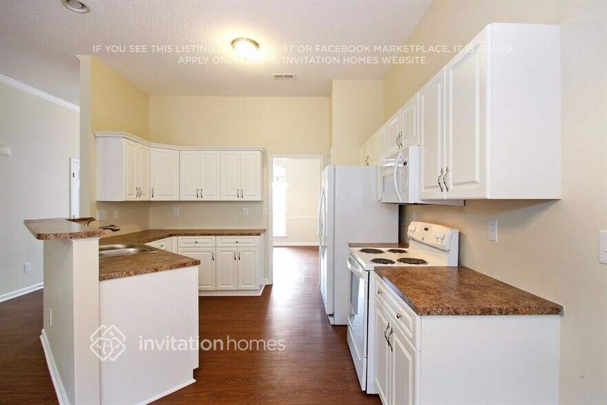 Building Photo - 11626 Long Forest Dr