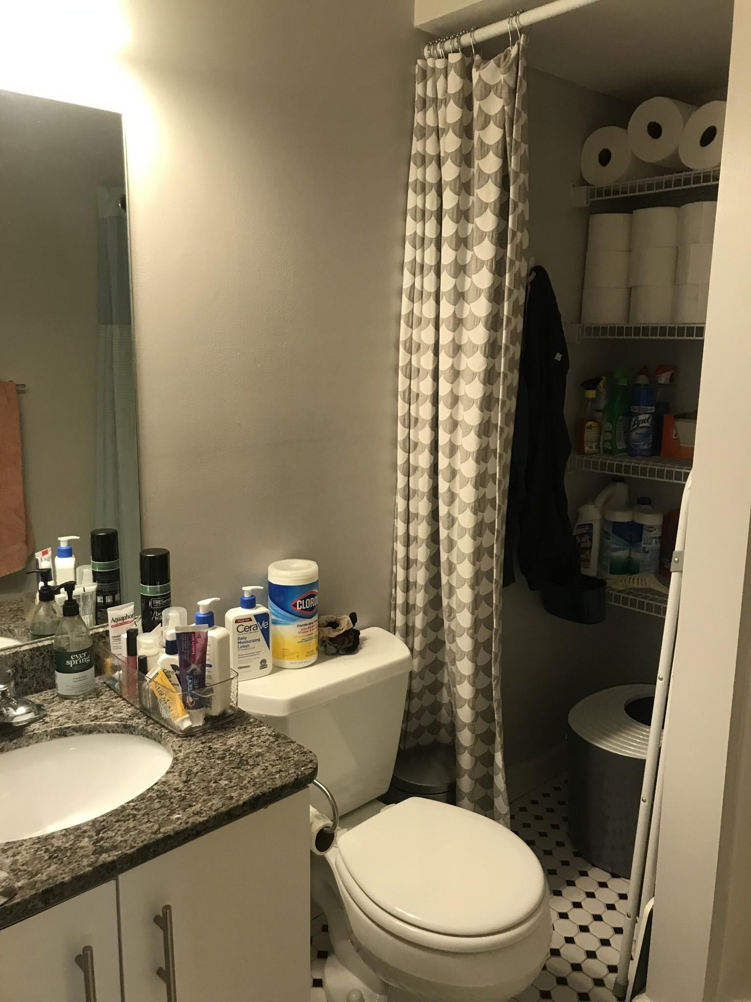 Building Photo - 65 Park Dr