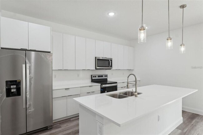 Building Photo - 6062 SW 154th Place Rd