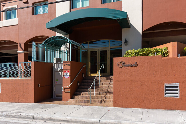 Building Photo - Shamrock Coral Gables