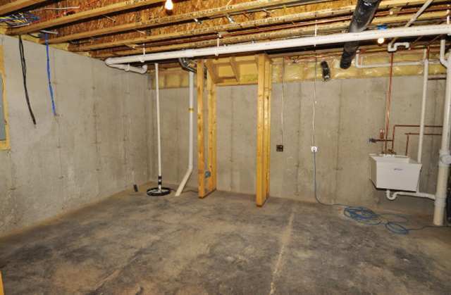 Building Photo - 2533 Leopold Way