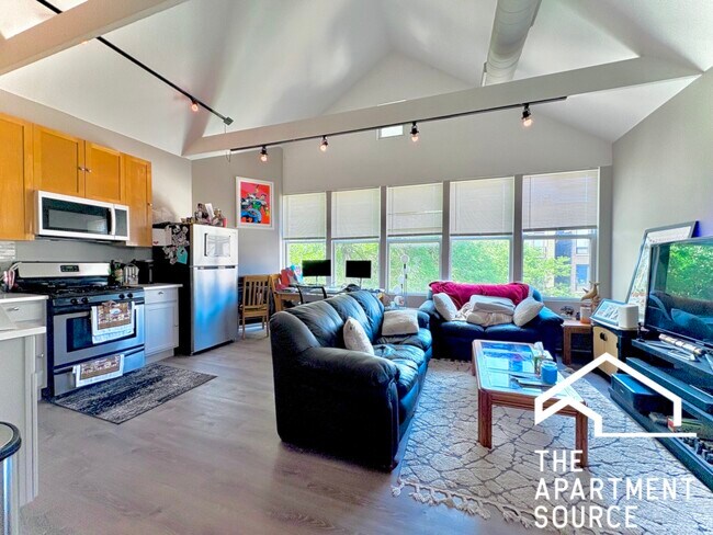 Building Photo - 1237 W Ohio St