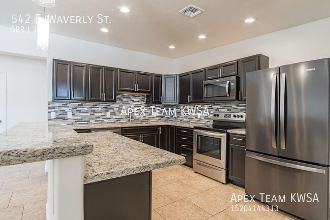 Building Photo - $2095- 5 Bed | 3 Bath Home Available for 6...