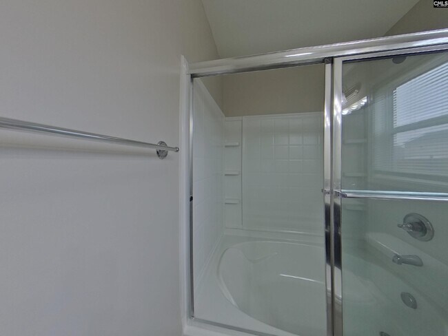 Building Photo - 333 Finch Ln