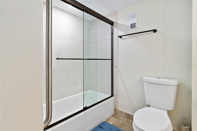 Building Photo - 1500 Park Beach Cir