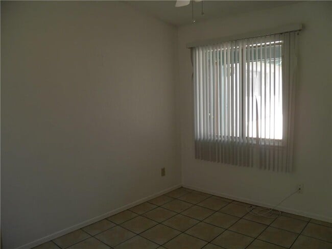 Building Photo - 316 Pageant Ct
