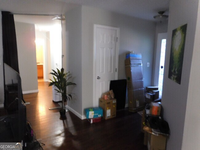 Building Photo - 206 Brookstone Trail