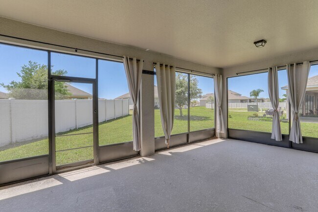 Building Photo - 2686 Gasparilla Cir