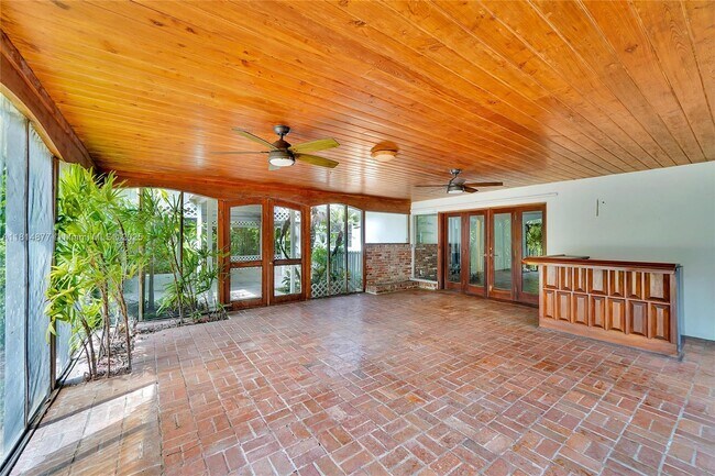 Building Photo - 12101 SW 68th Ct