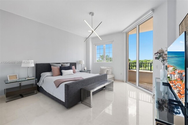 Building Photo - 7141 Fisher Island Dr