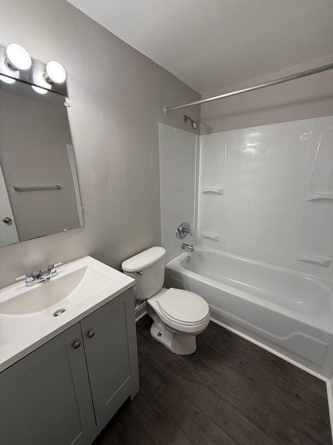 Building Photo - Spacious 2-Bedroom Townhome – Move-In Ready!