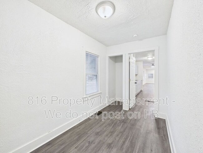 Building Photo - 1513 Rowland Ave