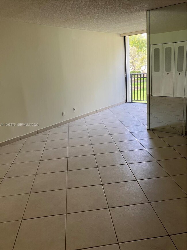 Building Photo - 16919 N Bay Rd