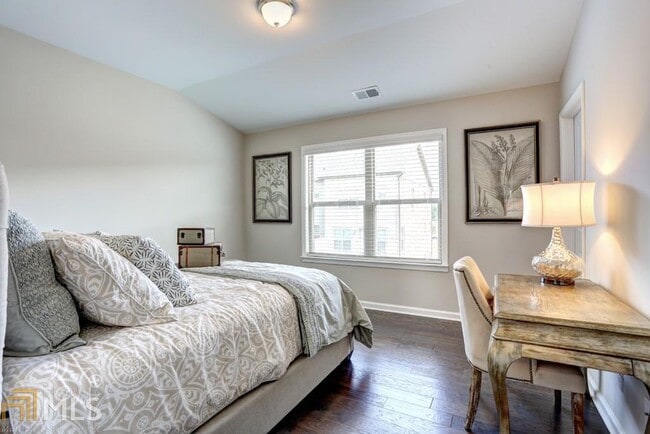 Building Photo - 10120 Windalier Way