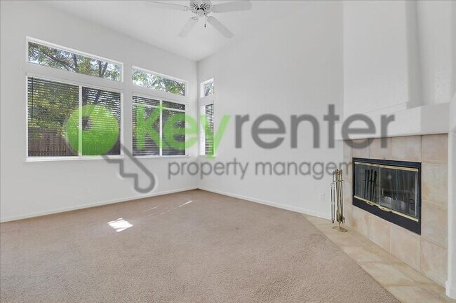 Building Photo - 7956 Robinson Dr