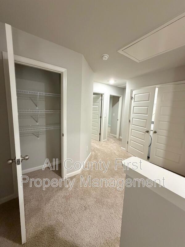 Building Photo - 1336 Rogers Landing